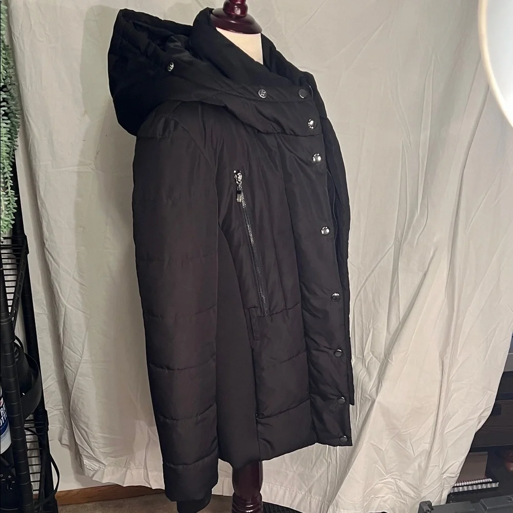 Guess Women's Black Puffer Jacket - Picture 9 of 15